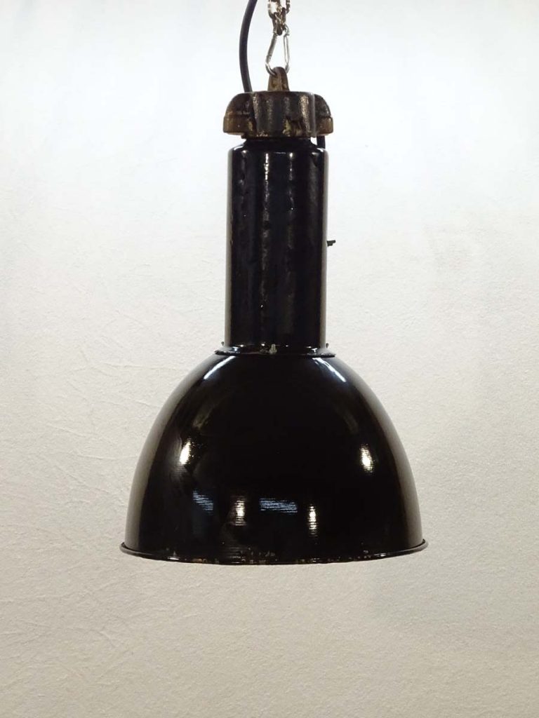 Zwarte geëmailleerde lamp No. 171