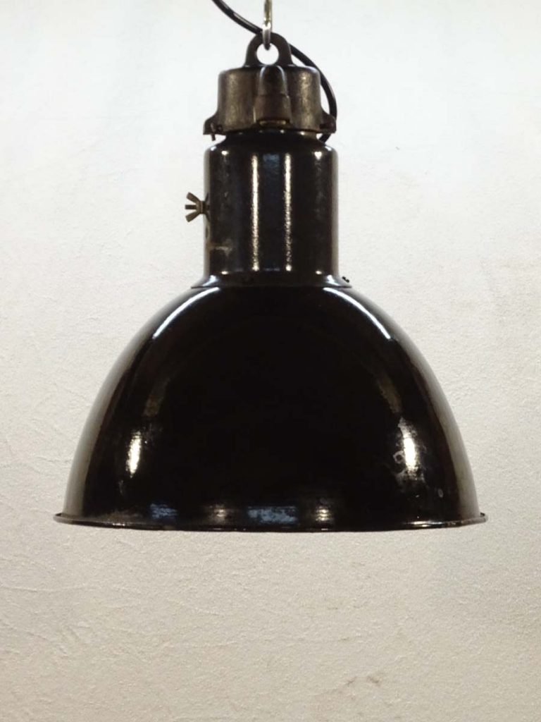 Zwarte emaille lamp No. 175
