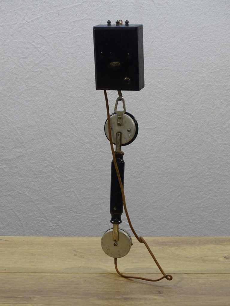Oude hang telefoon 1900-1920 No.77