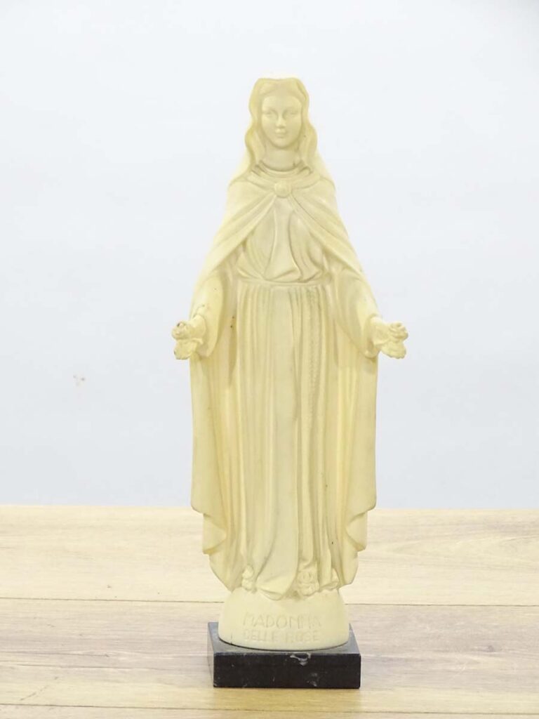 Ivoren Madonna del Rose beeldje No. 404