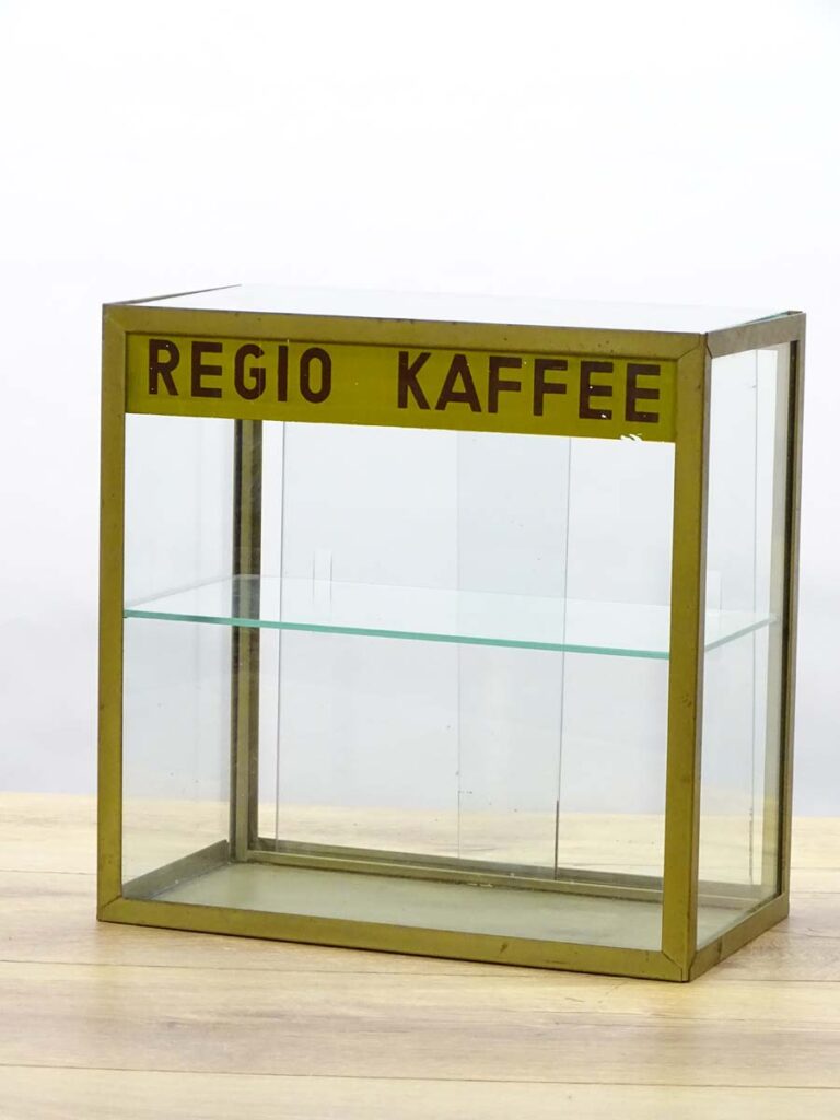 Regio Kaffee vitrinekastje No. 521